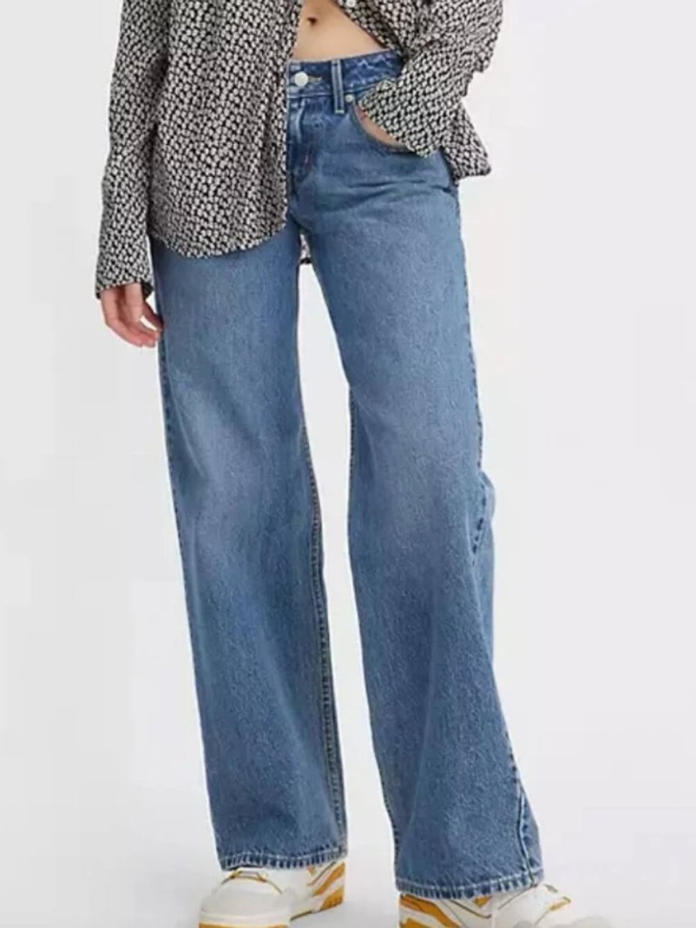 Levi’s Low Loose Jeans 28x32 Medium Wash NWT - Picture 1 of 6